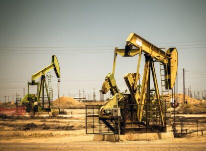 Image of an oil well