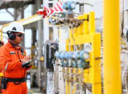 Image of an oil and gas worker